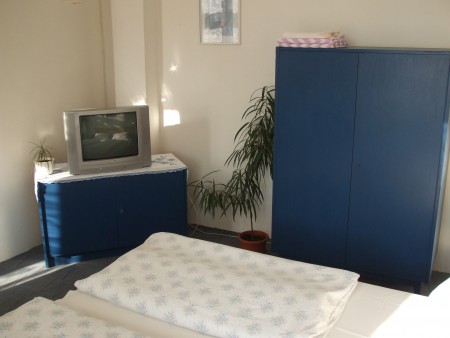 Trojlôžková izba so sociálnym zariadením